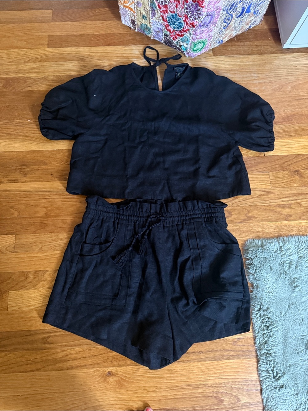 House of Harlow black short-top set